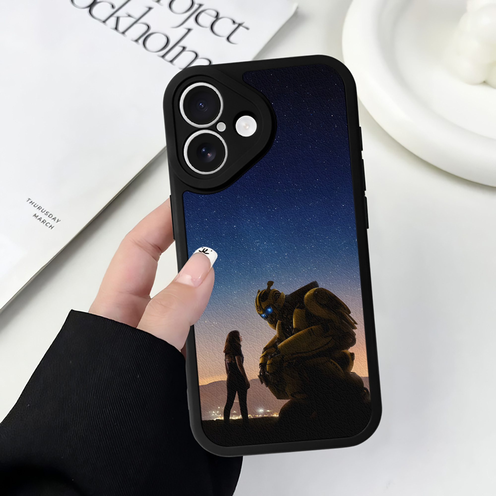 （画像用） Transformers トランスフォーマー 【iPhone 16シリーズ対応】シリコンスマホケース（レザー調） 材質：シリコン